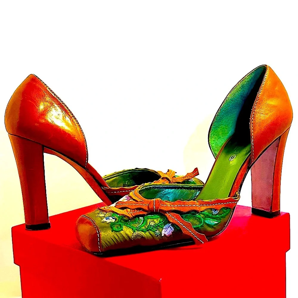 Lime Green Satin Brown Leather Hi Heels 5” Lilac Floral Embroidery Sq.Toe 7 1/2 - Picture 1 of 14